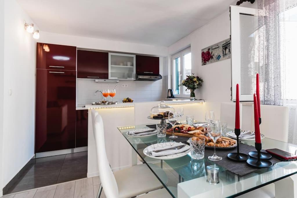 Holiday Home Marina-Renovated House In City Center Rogoznica  Exterior photo