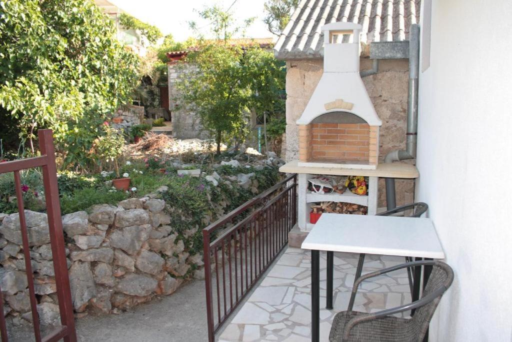 Holiday Home Marina-Renovated House In City Center Rogoznica  Exterior photo